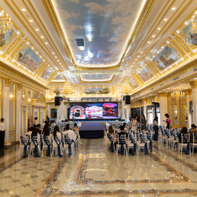SẢNH LA CROWN