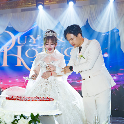 TIỆC CƯỚI TRONG MƠ