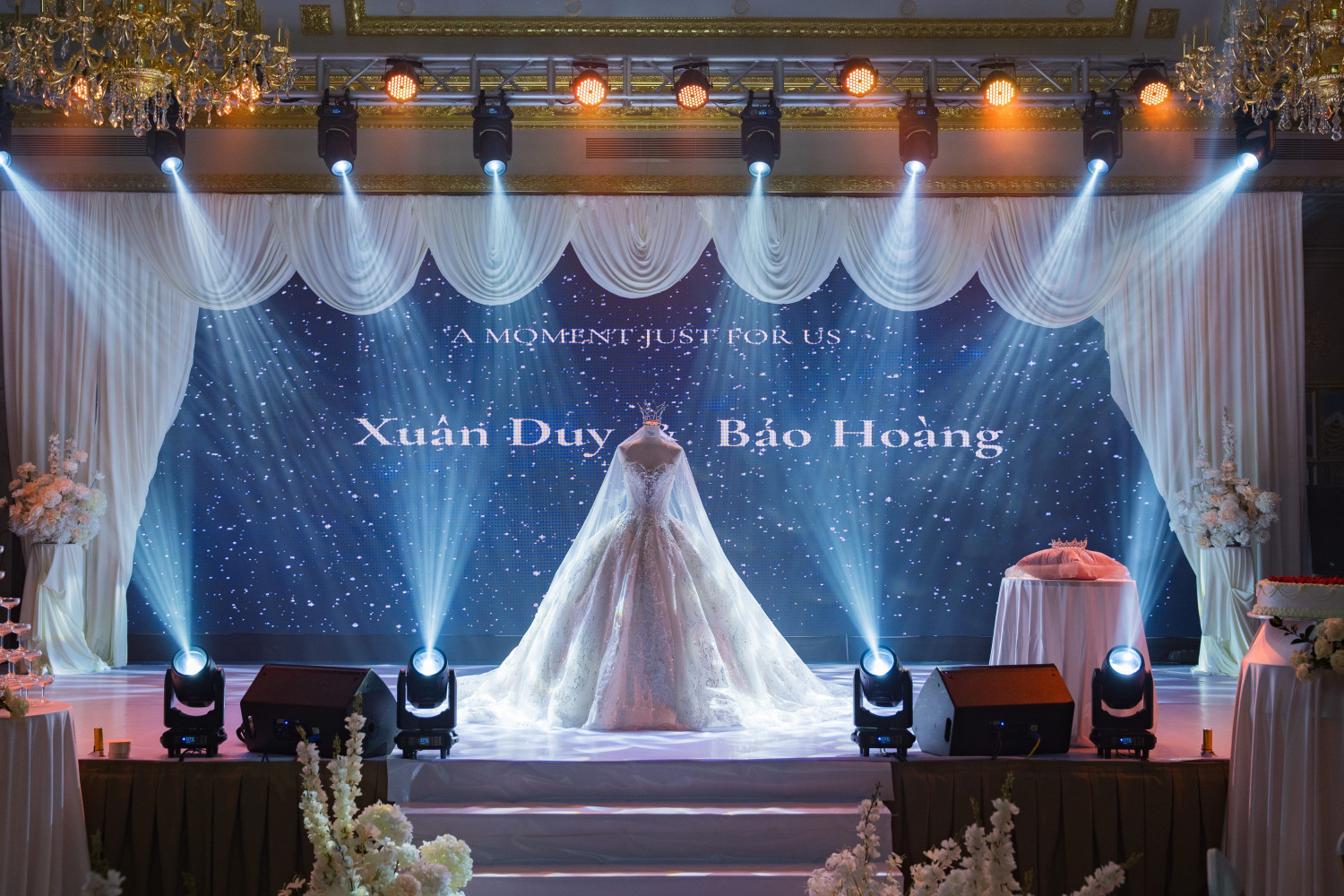 TIỆC CƯỚI TRONG MƠ